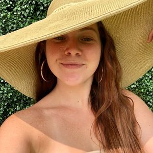 Meet your Posher, Pauline